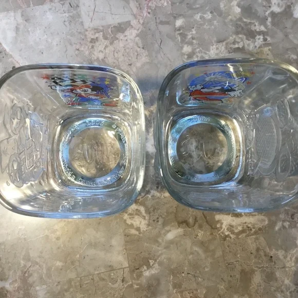 Disney World 2000 McDonald’s Glasses Epcot and MGM (2 Glasses) - Picture 11 of 16